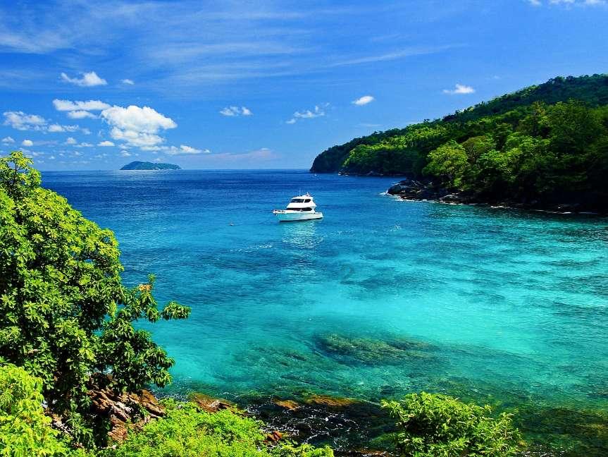 外交部:红海局势紧张是加沙冲突外溢的突出表现