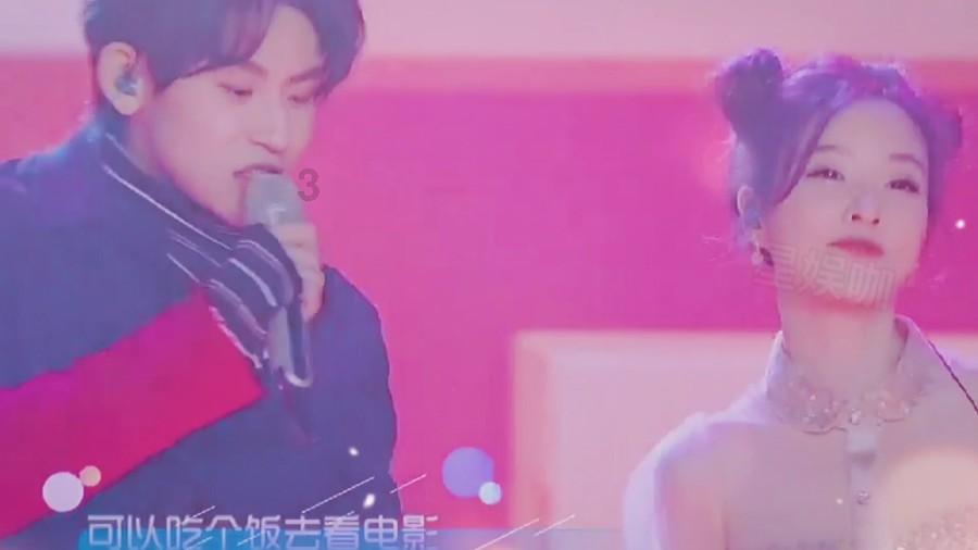 谢霆锋与周润发合影，被网友调侃是“直男式自拍”！男生自拍有什么小技巧？游戏画面
