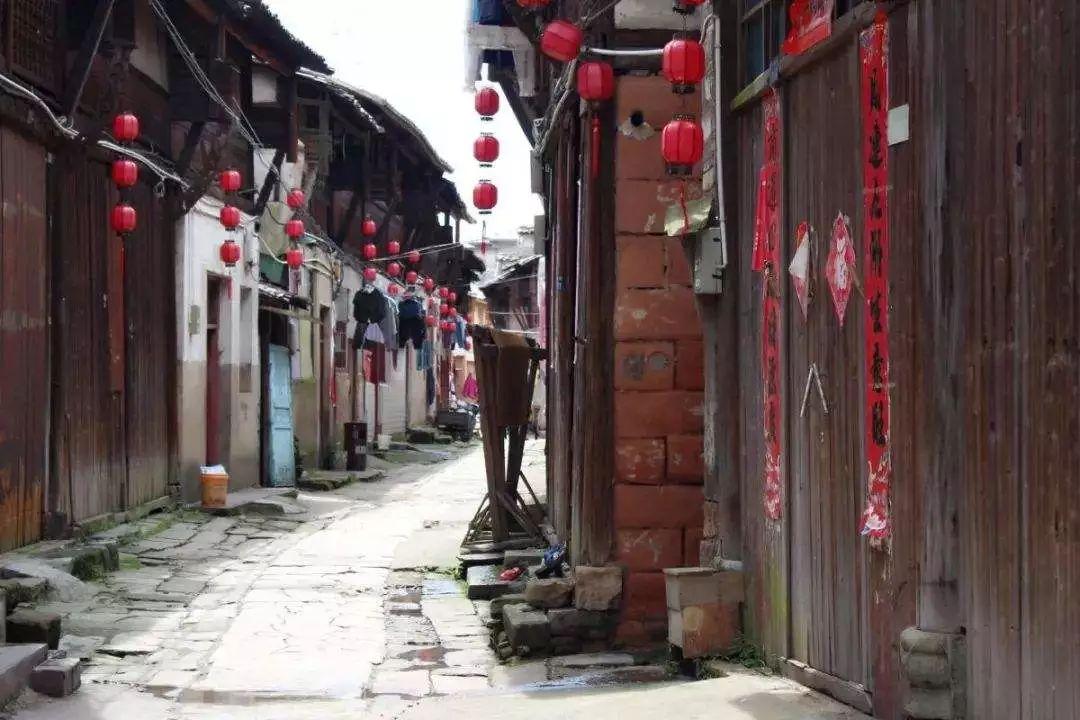 周杰伦生日,歌迷爆改歌词献祝福,风靡全国的歌竟是广告歌?